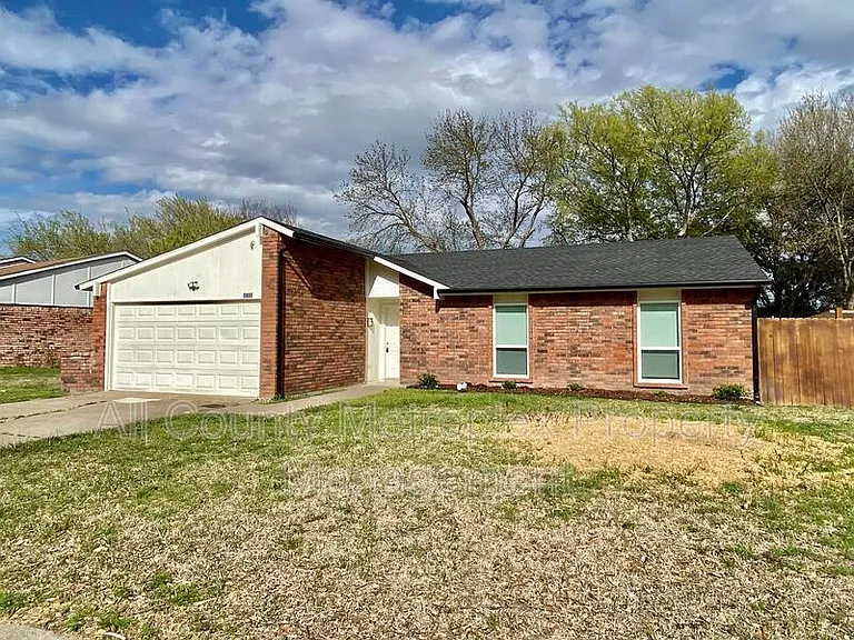 1702 Pilot Way — Photo 1