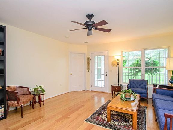 3rd image of 2796 S Knightsbridge Cir
