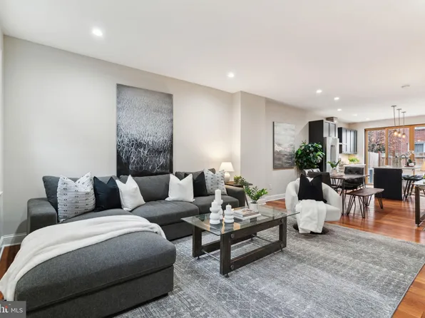 2113 Naudain St, Philadelphia, PA 19146