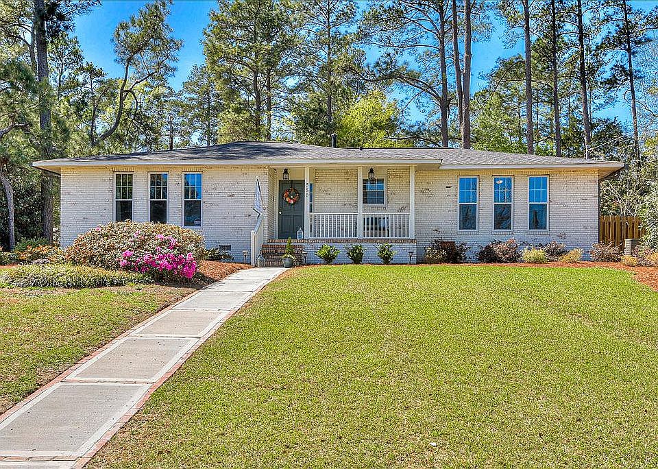 1st image of 550 Hillwood Cir