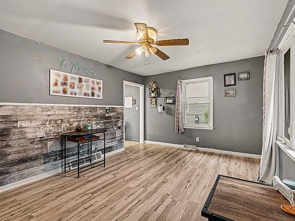 2nd image of 204 Southway St