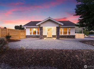 704 E Woodin Ave, Chelan, WA 98816