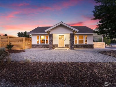 704 E Woodin Avenue, Chelan, WA, 98816