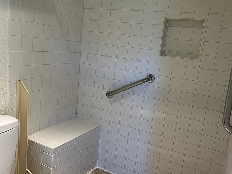 7262 Montgomery Dr — Photo 17