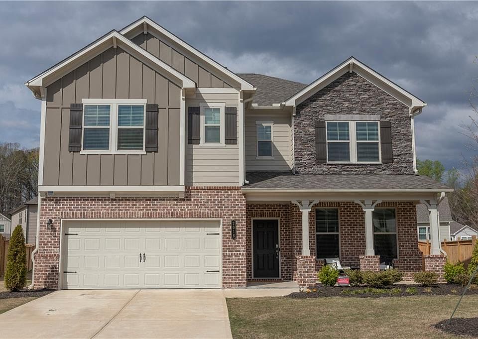 1st image of 2016 Landsburg Way