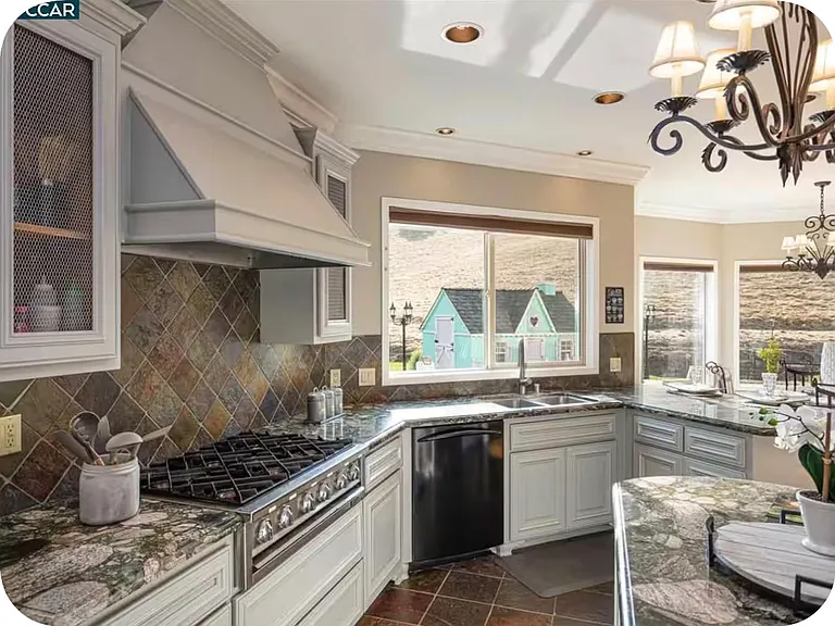 5353 Sheridan Rd — Photo 4