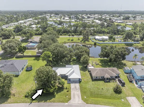 6704 HULDA Drive, Fort Pierce, FL 34951