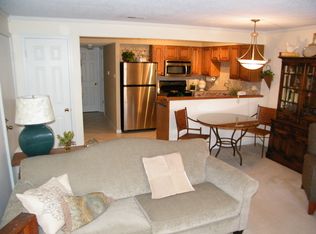 1333 Prospect Village Ln APT A, Ballwin, MO 63021