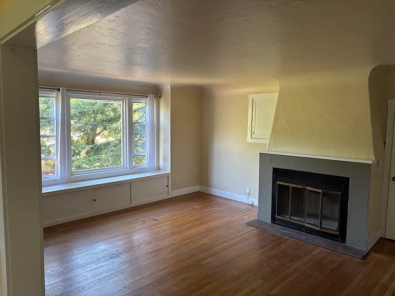 40 Manor Rd — Photo 6