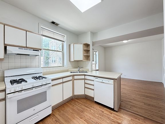 5th image of 5783 N Ridge Ave #2C