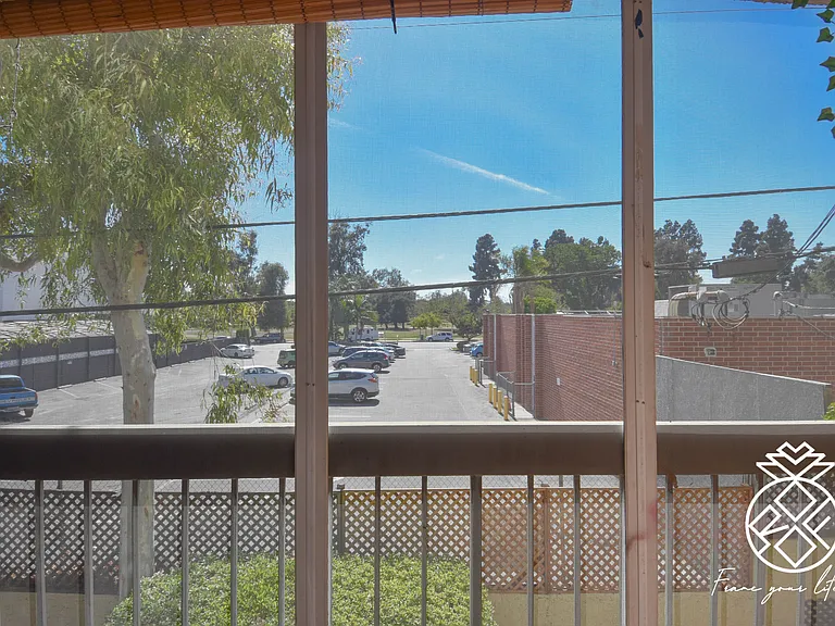 5143 Bakman Ave #206 — Photo 9