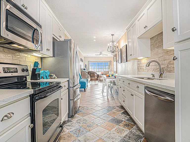 7000 Seawall Blvd #1011 — Photo 37