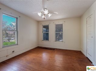6901 West Ave, Castle Hills, TX 78213