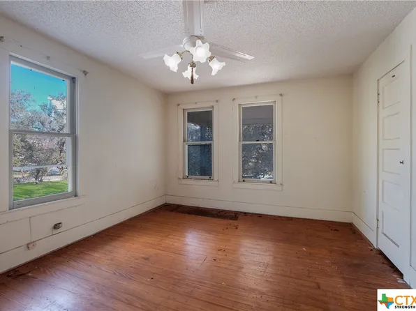 6901 West Ave, Castle Hills, TX 78213