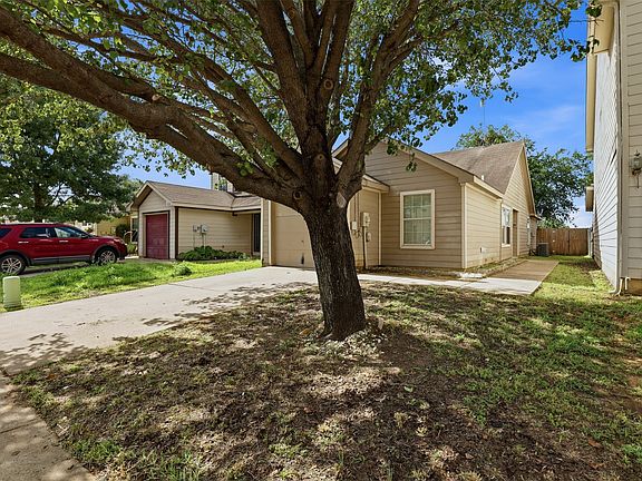 3rd image of 1452 Pine Ln