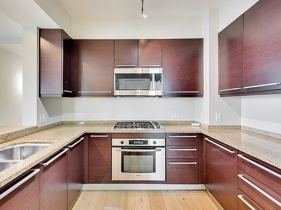 5th image of 425 1st St Unit 3103