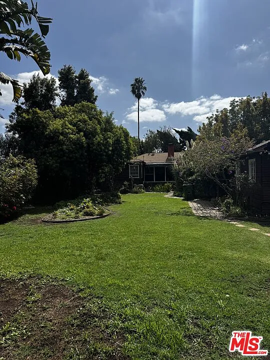 5 bed, 3.0 bath, 2100 sqft, $8,900 — Photo 1