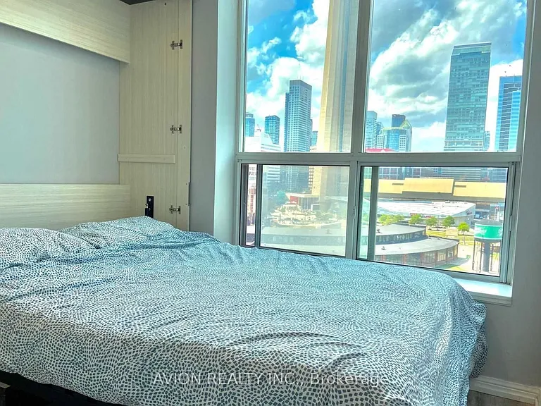 230 Queens Quay W #1526 — Photo 8