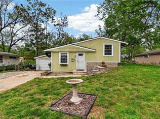 210 Cherokee Dr, Belton, MO 64012