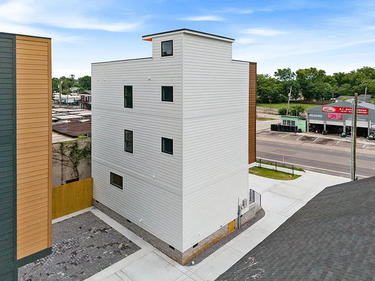 1818 Dr Db Todd Jr Blvd #C — Photo 57