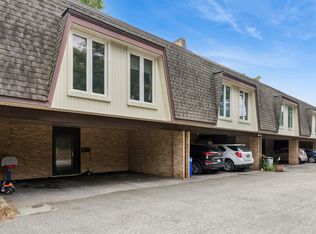 1835 Tanglewood Dr Unit G, Glenview, IL 60025