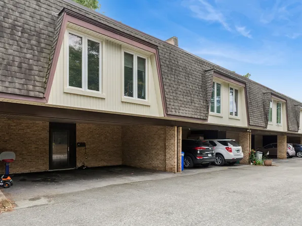 1835 Tanglewood Dr Unit G, Glenview, IL 60025