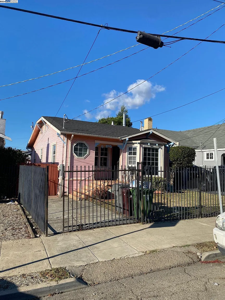 2539 83rd Ave photo 1