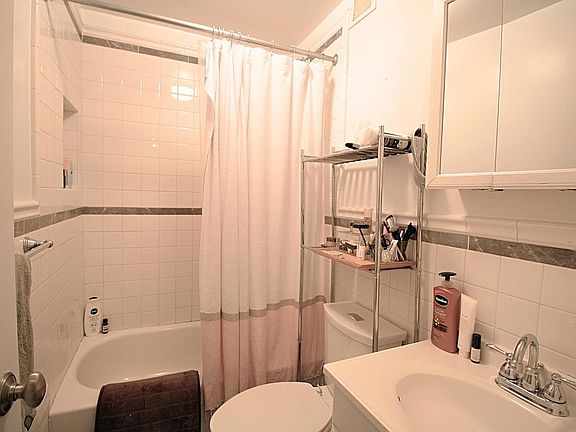 5th image of 340 E 90th St APT 6C