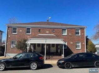 273 9th St #1, Palisades Park, NJ 07650