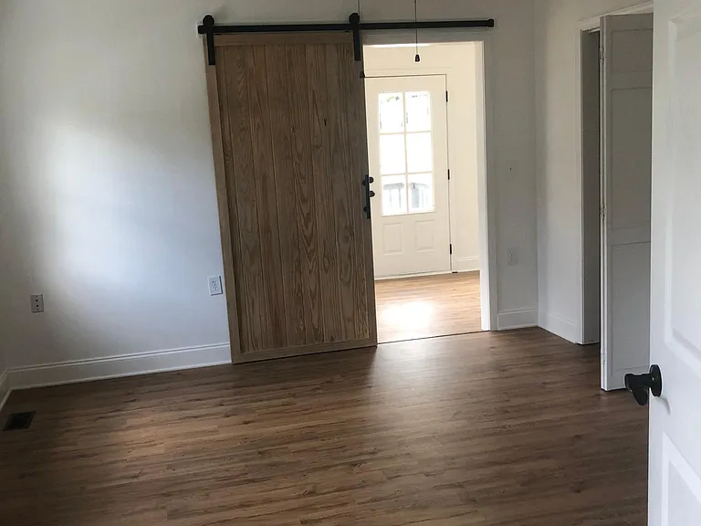 107 Crane Ave — Photo 20