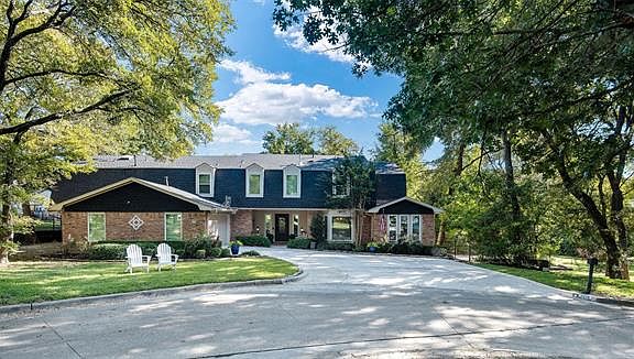 2nd image of 3218 Greenleaf Ct