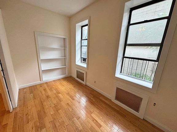2nd image of 881 10th Ave APT 2A