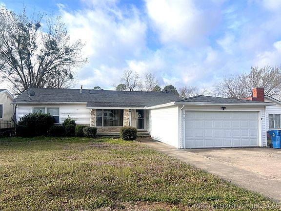 2nd image of 1610 E Osage Ave