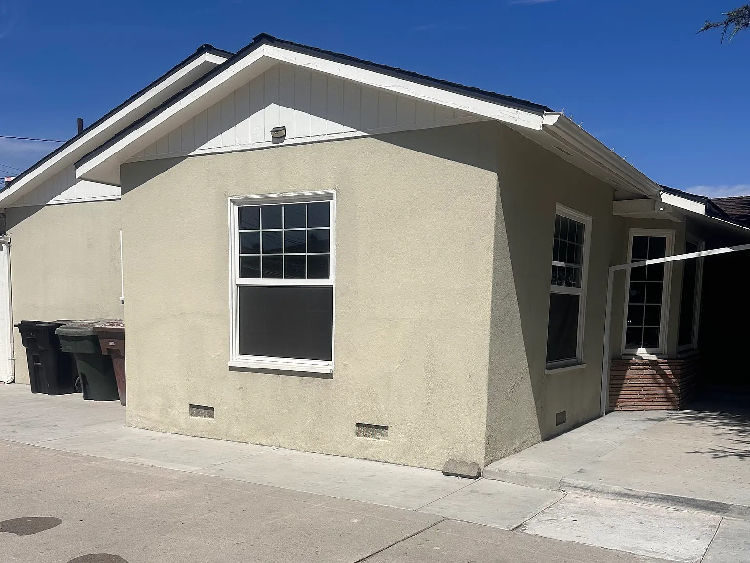 3 bed, 1323 sqft, $5,500 — Photo 2