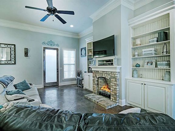 5th image of 130 Asbury Sq