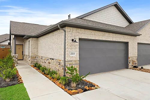 2711 Sunrise Breeze Dr Photo 1