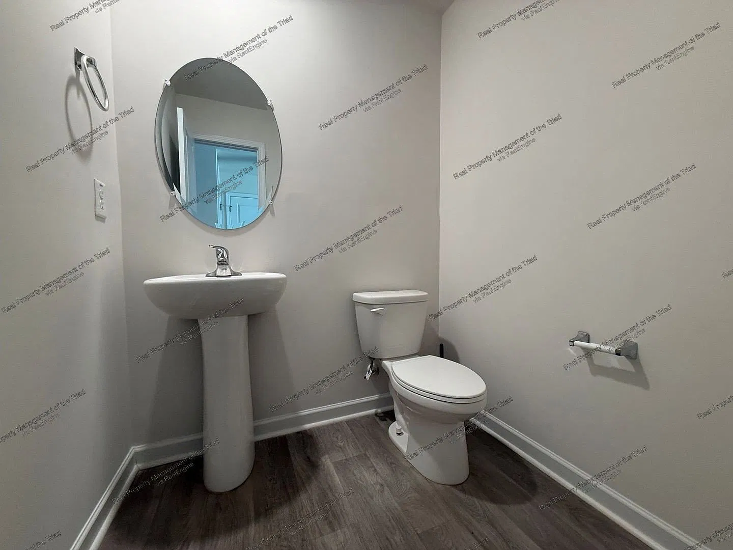 4 bed, 2.5 bath, 2220 sqft, $1,895 — Photo 4