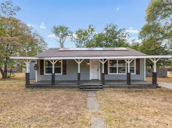 416 S Harrison St, Pilot Point, TX 76258
