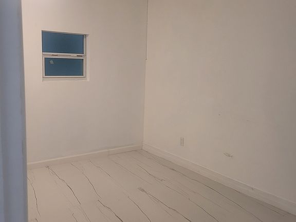 4th image of 2677 New York St