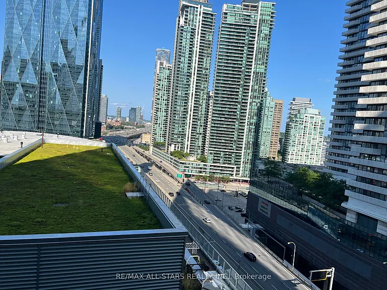 55 Bremner Blvd #1306 — Photo 3