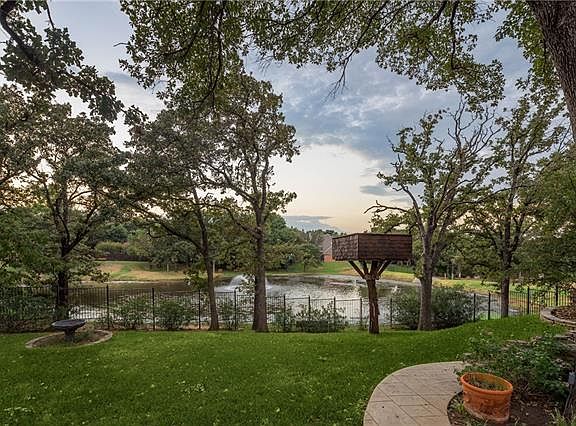 4th image of 2605 Lake Cv