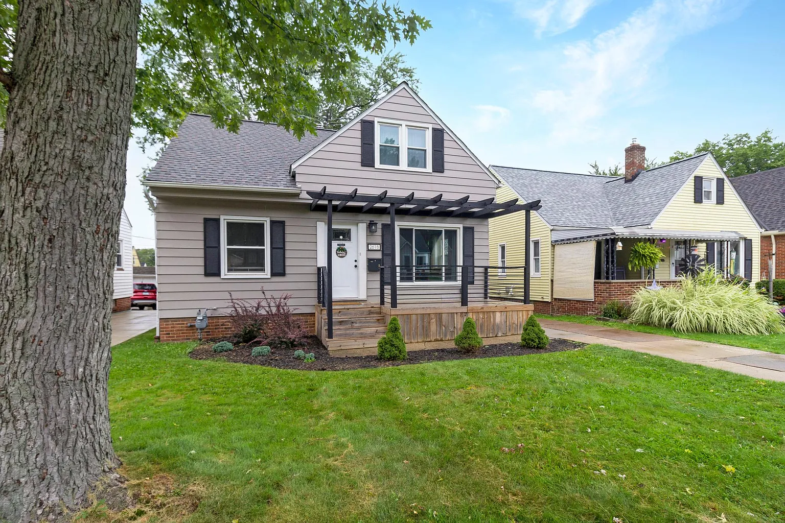 2618 Torrington Ave photo 1