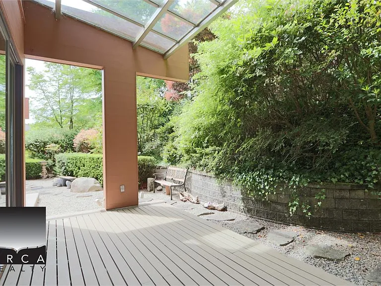 687 Beachview Dr — Photo 22