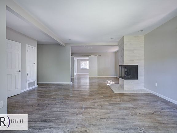 5th image of 6626 Moorcroft Ave