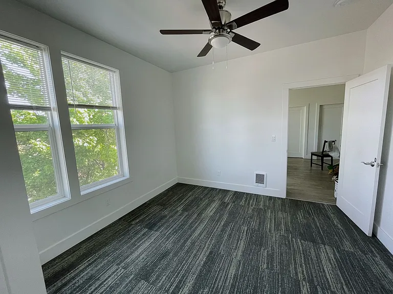 1108 S Main St — Photo 22