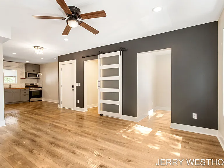 715 Butterworth St SW #2 — Photo 10