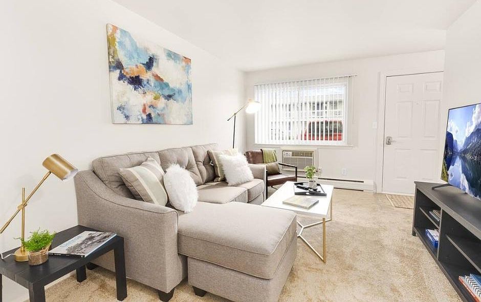 13927 Middle Gibraltar Rd APT 7, Rockwood, MI 48173 Zillow