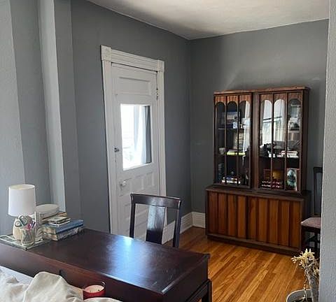 5th image of 695 West Ave