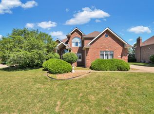 22772 Sun River Dr, Frankfort, IL 60423