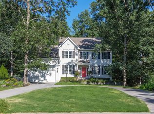31 Cobble Hill Dr, Gansevoort, NY 12831